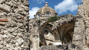 Foto dal basso della cupola di ischia